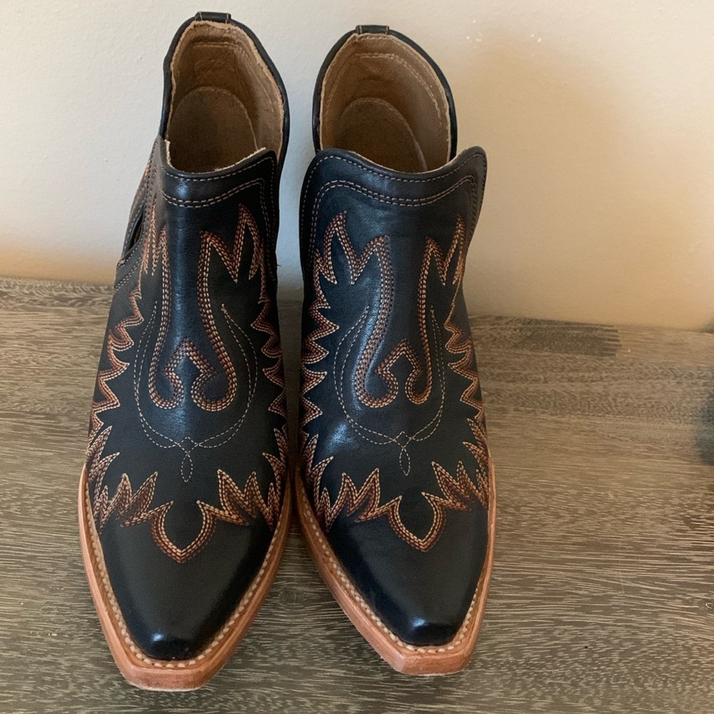 Ariat Booties 7.5